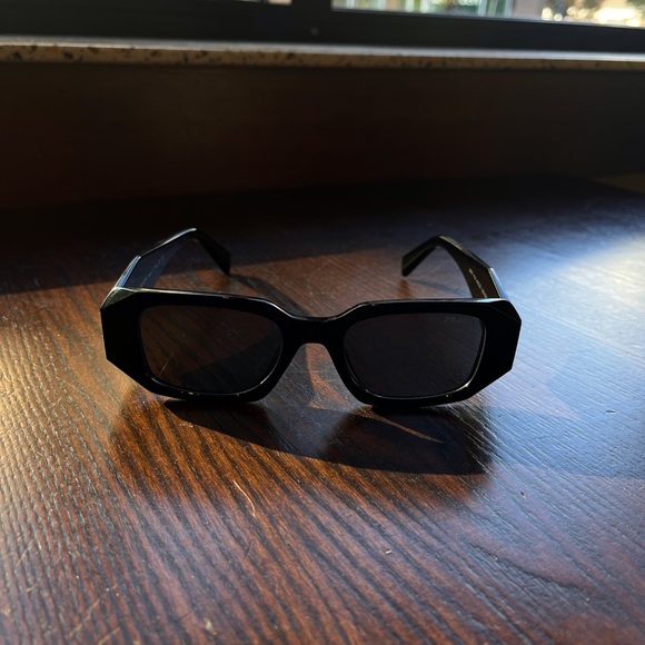 PRADA glasses - Picture 1 of 6